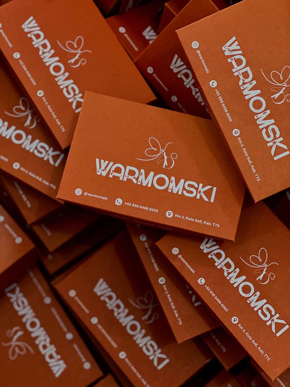 Kemasan branding Warmomski